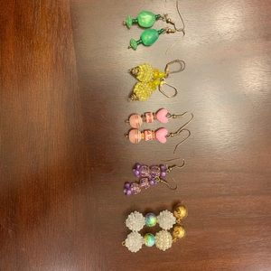 6 pairs of earrings